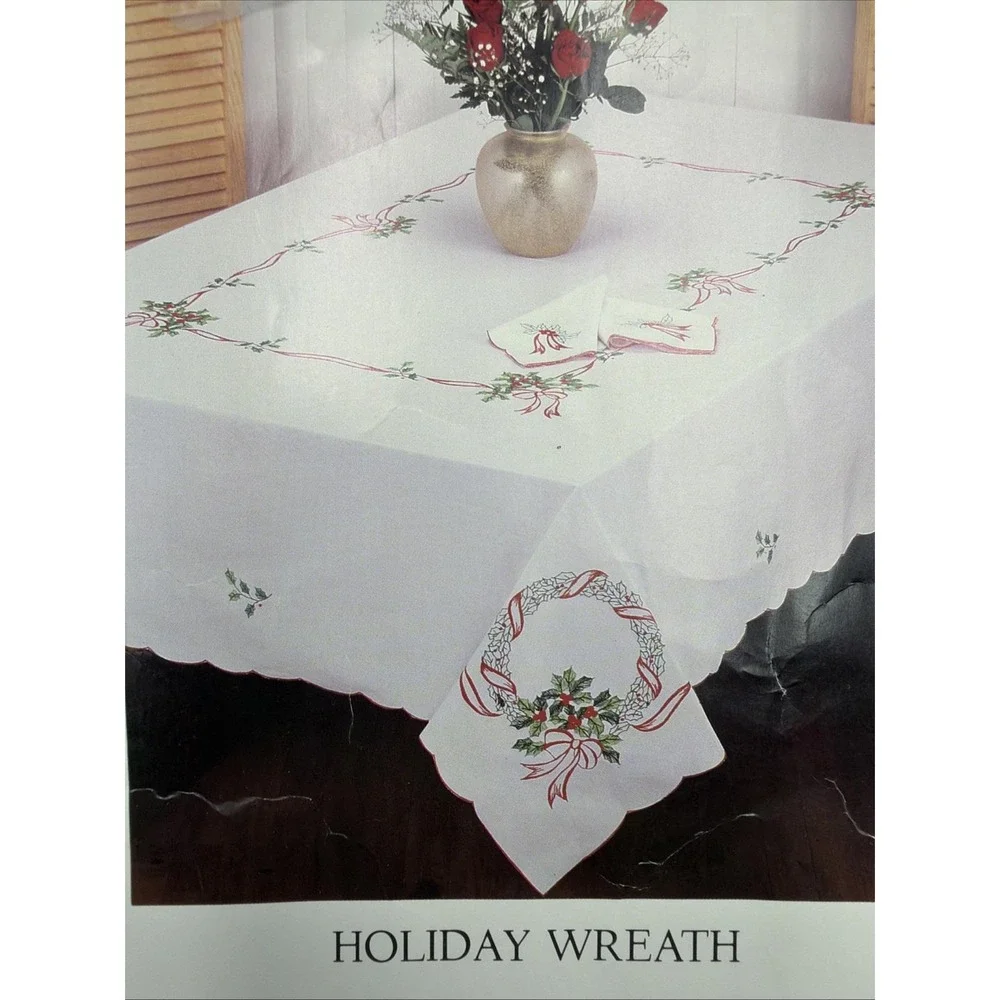 Jabara Set 8 Napkins Holly Berry Christmas Holiday Embroidered Celebration 16x16